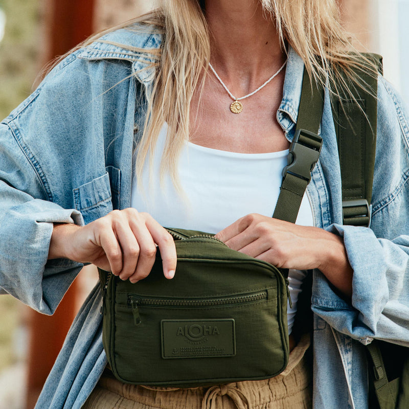 Keep it Light Hip Pack | Monochrome