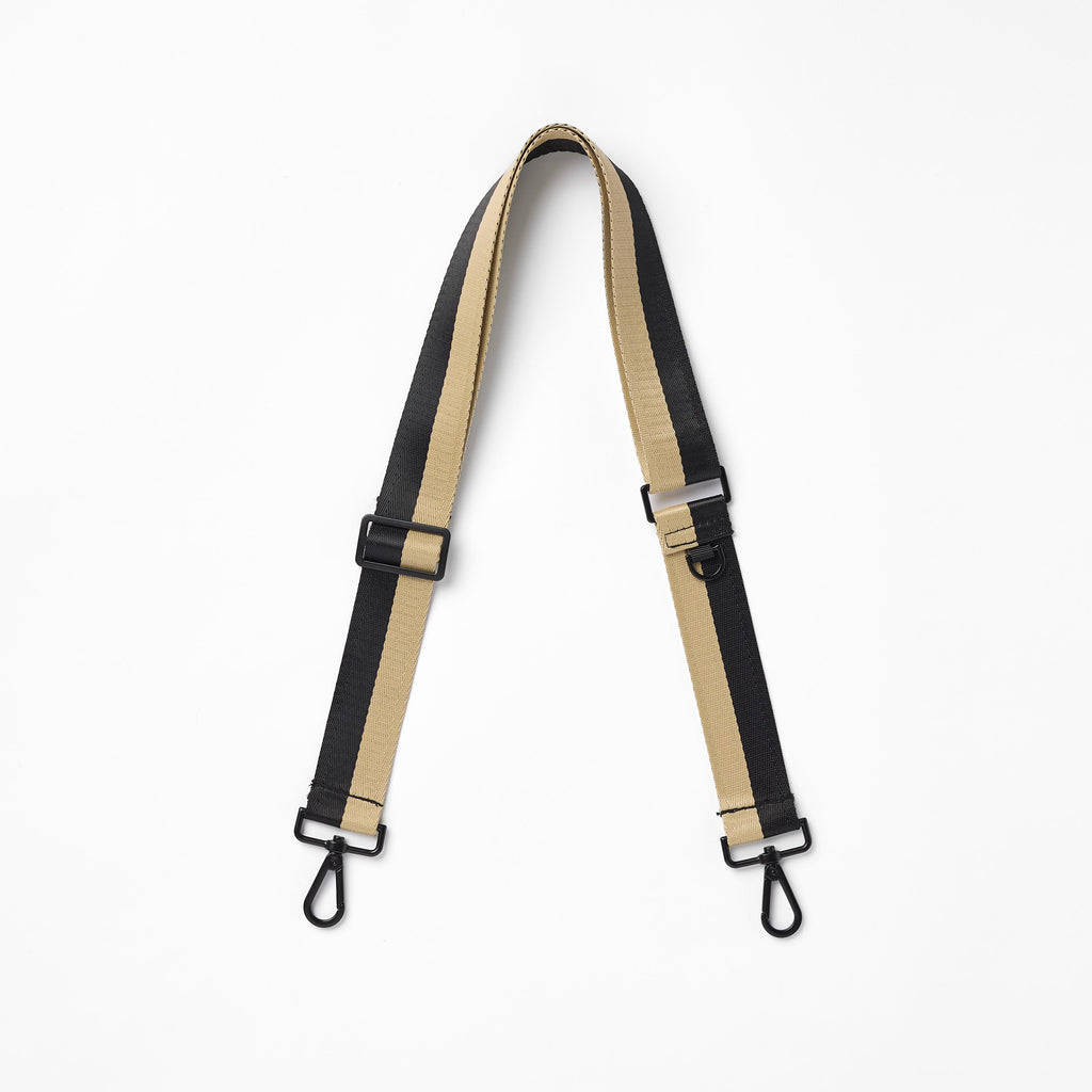 The Strap | Le Voyageur