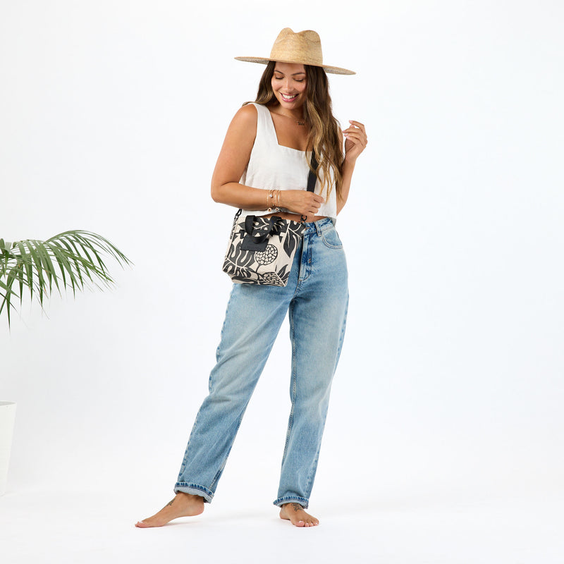 Crossbody | Holomua