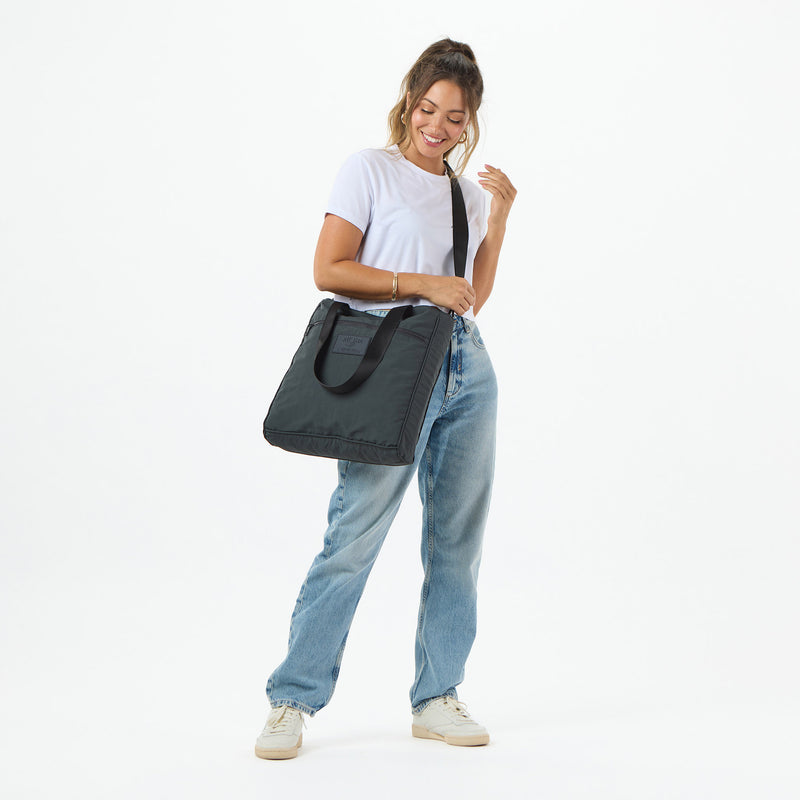 Keep It Light Daily Tote | Monochrome