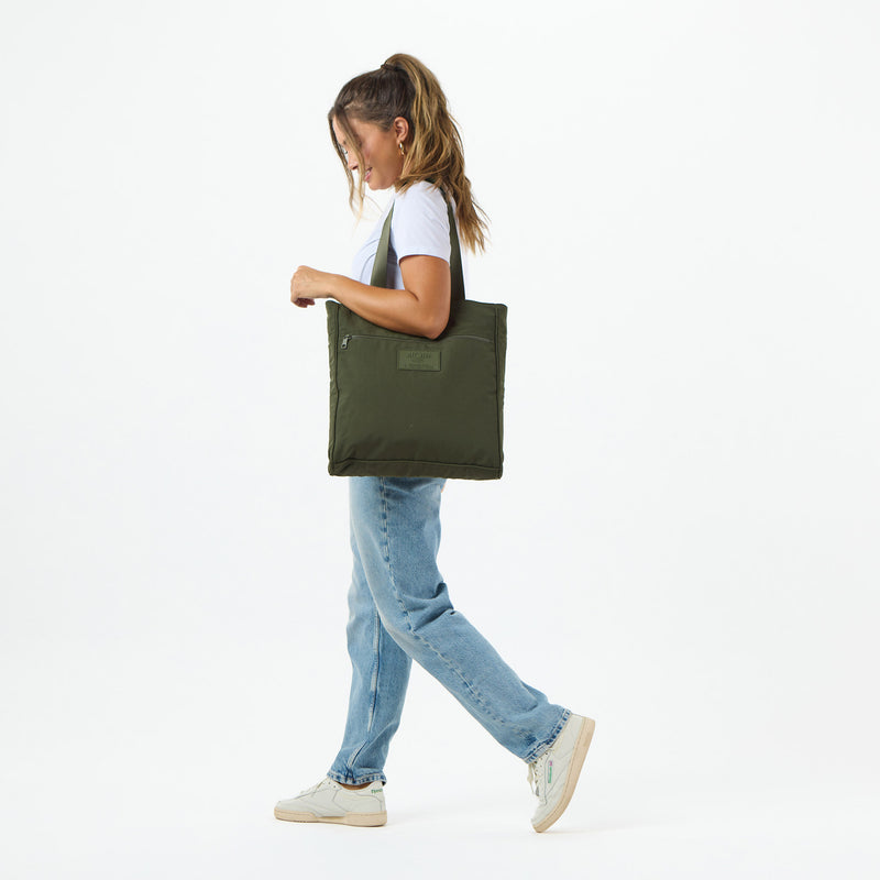 Keep It Light Daily Tote | Monochrome