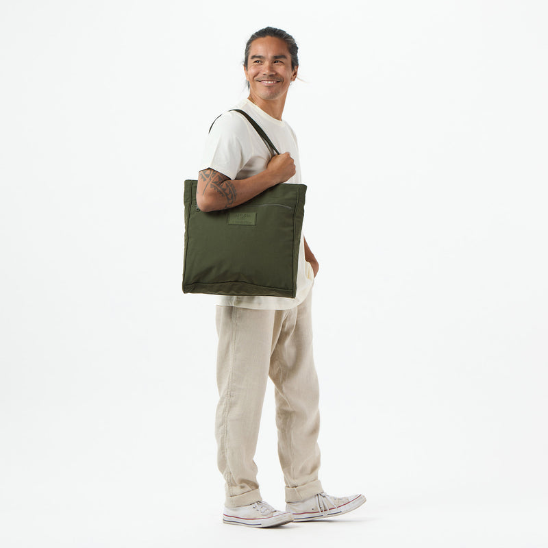 Keep It Light Daily Tote | Monochrome