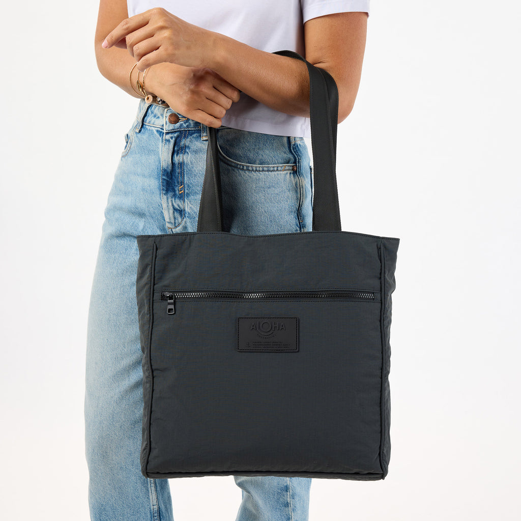 Keep It Light Daily Tote | Monochrome