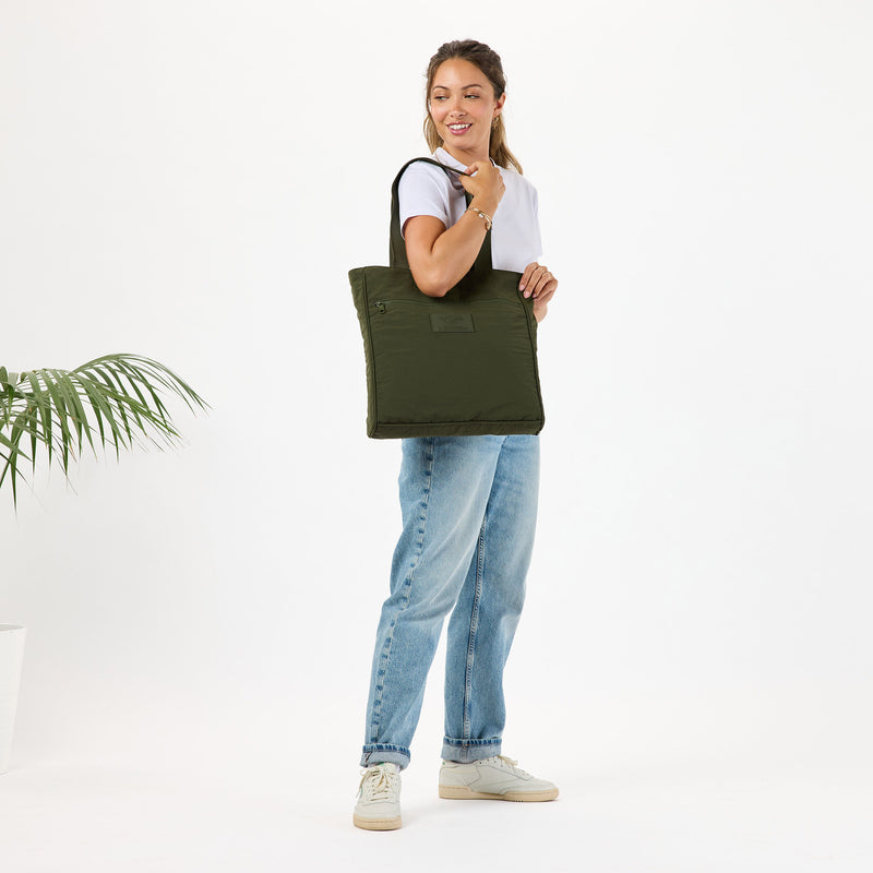 Keep It Light Daily Tote | Monochrome