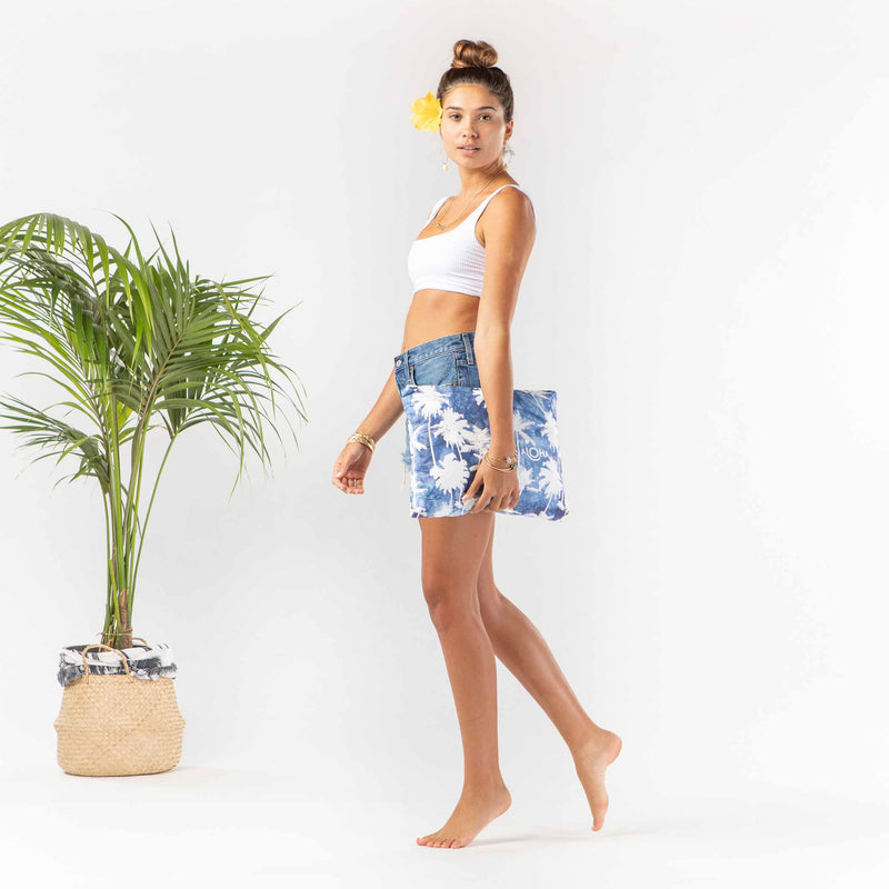 Max Pouch | Coco Palms - Front 3